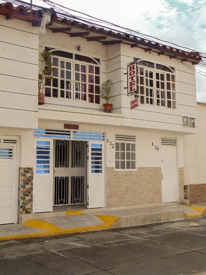 Hotel Ciudad Senora Buga Dış mekan fotoğraf